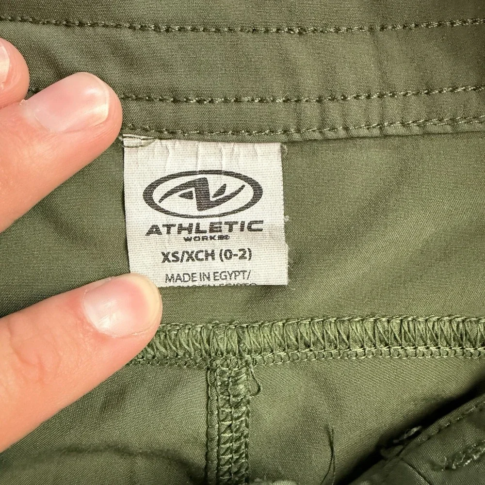 Athletic Works Womens XS Olive Green Stretch Hiking Shorts 0-2 AW2010028